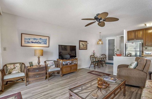 Honokowai Condo | Ocean Front, Beach access! Cute Ground floor, Unit 104. Steps to the ocean!