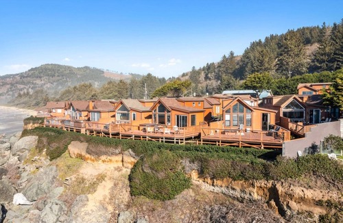 Smith River Apartment | Ocean Front Cabin 16 Jacuzzi Incredible Views