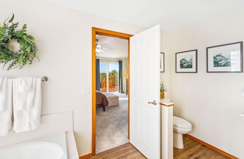 Ocean City House | Ocean Front. Clamming. Game Room. Large Deck.