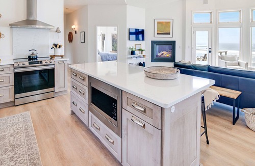 Seal Rock House | Ocean Front, Commanding Views, Sandy Beach, Seal Rock!