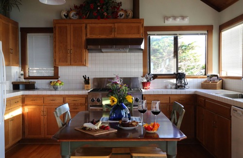 Westport House | Ocean-front Cottage With Magnificent Whitewater Views