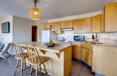 South Beach Condo | Ocean Front Duplex with Views! Dog Friendly! Free Wifi!