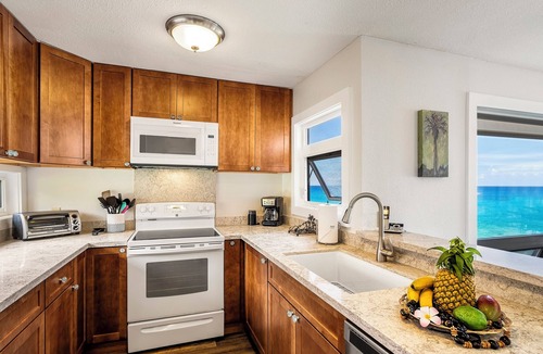 Kailua-Kona Condo | 🏖️Ocean Front | Fantastic Views | Corner Unit