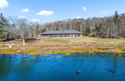 Deer Isle House | Ocean front home. 4 bedrooms, 3 baths. Gorgeous views.