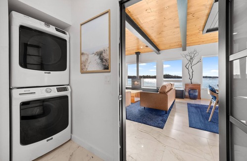 Deer Isle House | Ocean front home. 4 bedrooms, 3 baths. Gorgeous views.