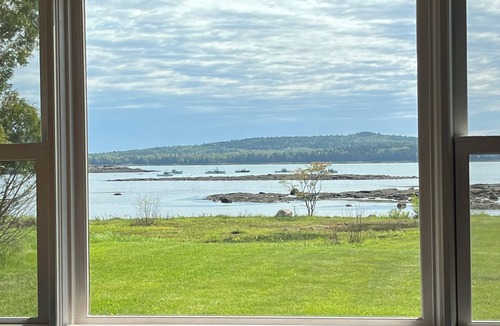 Steuben House | Ocean front home directly on Dyers Bay!