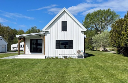 Steuben House | Ocean front home directly on Dyers Bay!