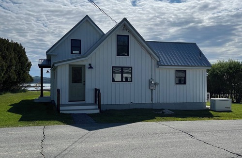 Steuben House | Ocean front home directly on Dyers Bay!
