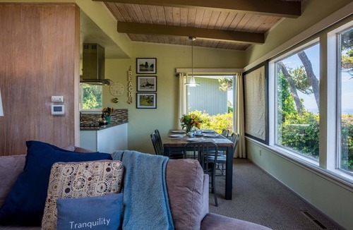 Seal Rock House | Ocean Front! Hot Tub! Dog Friendly!