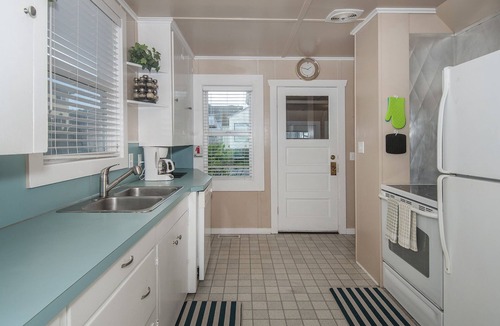 Lincoln City House | OCEAN FRONT KILLER VIEW, HOT TUB, WALK TO CASINO