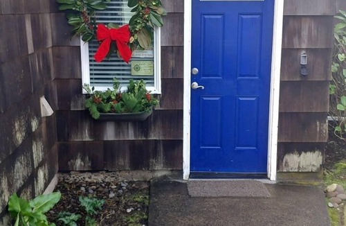 Lincoln City House | OCEAN FRONT KILLER VIEW, HOT TUB, WALK TO CASINO