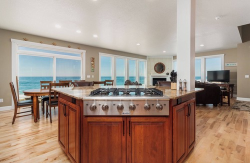 Gleneden Beach House | Ocean Front Luxury Home