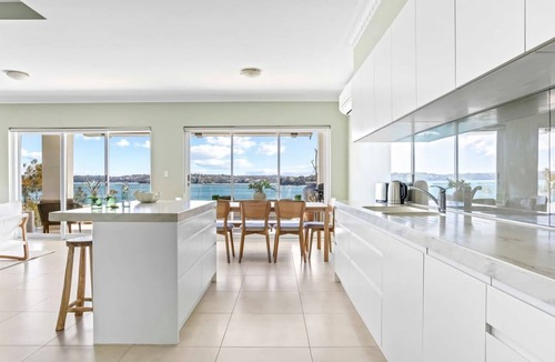 Bundeena House | Ocean Front Luxury The Lambeth Walk