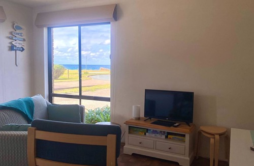 Malua Bay Apartment | Ocean Front Malua Bay