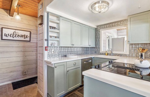 Lamoine Ski Chalet | Ocean Front - Mountain View