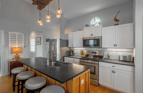 The Pines House | Ocean Front North Rehoboth Beach Linens Included