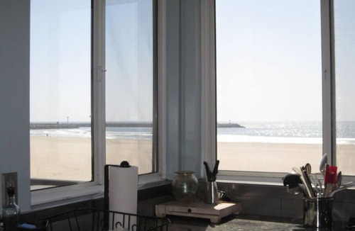 Marina Peninsula Apartment | Ocean Front Paradise on Sand