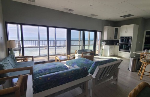 North Wildwood Condo | Ocean-Front Penthouse 3BR/2BA/7Bed @ Regency Tower