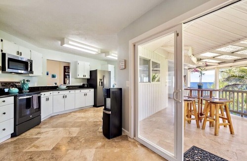 Keaau House | Ocean front~Pool, AC, Spacious! Wow the views 🐋 🐢 ☀️