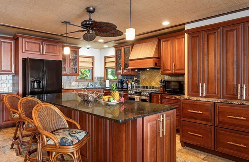 Historic Kailua Village House | 🏖️Ocean Front | Private Pool & Lanai | Island Comfort!