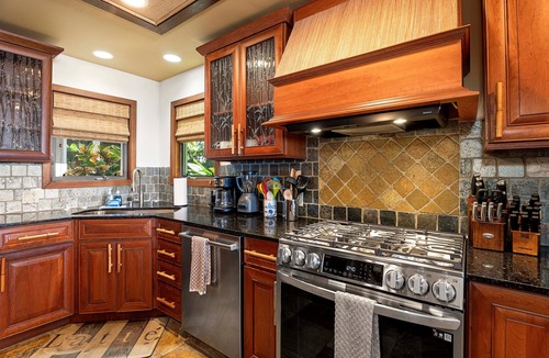 Historic Kailua Village House | 🏖️Ocean Front | Private Pool & Lanai | Island Comfort!