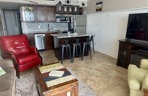 Myrtle Beach Condo | OCEAN FRONT SUNRISES. Summer escape for 2. King bed, spa shower, free parking