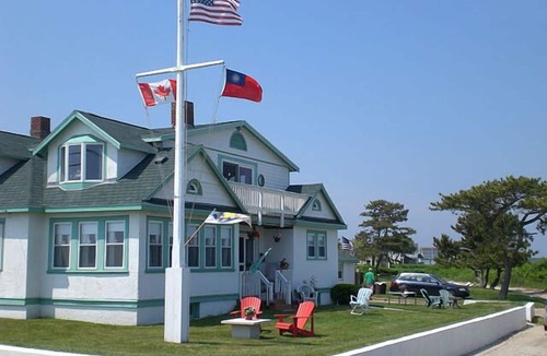 Mara Vista House | Ocean front with private beach in Falmouth, large lawn