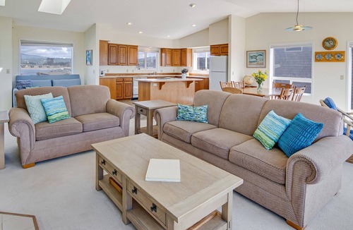 Bayshore House | Ocean Front with Views! Bridge Views! Sandy Beach!