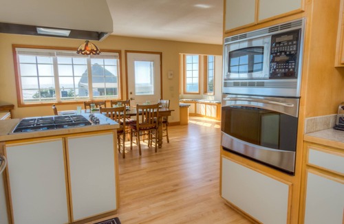 Tolovana Park House | Ocean & Haystack Rock View - Quick & close walk to beach!