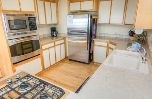 Tolovana Park House | Ocean & Haystack Rock View - Quick & close walk to beach!