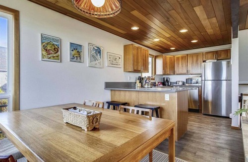 Tolovana Park House | Ocean House - Oceanfront!