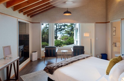 Agate Beach Bed & Breakfast | Ocean House