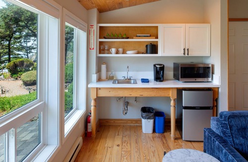 Agate Beach Bed & Breakfast | Ocean House