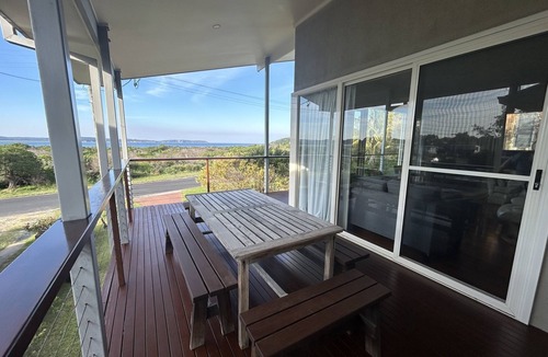 Broulee House | Ocean & Island View Beach House