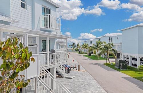 Marathon Apartment | Ocean Isles Seaside Oasis