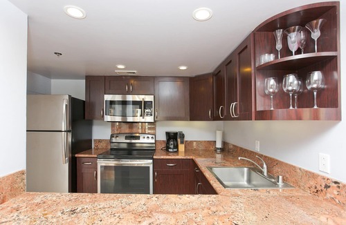 Waikiki Condo | Ocean & Lagoon Views