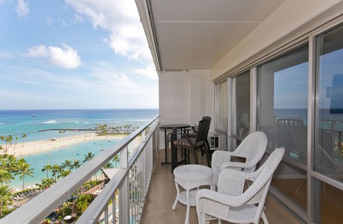 Waikiki Condo | Ocean & Lagoon Views