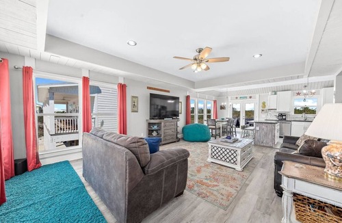 Morgantown House | Ocean+Lake Views~HEATED Pool~Pickleball~Golf Cart