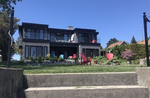 Carrying Place House | Ocean like views of Lake Ontario