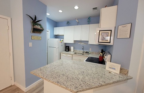 Corpus Christi Condo | Ocean Melody - 1st Floor, Recently Remodeled, Walking distance to Beach!