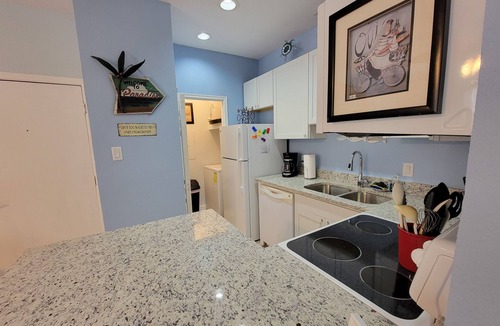 Corpus Christi Condo | Ocean Melody - 1st Floor, Recently Remodeled, Walking distance to Beach!