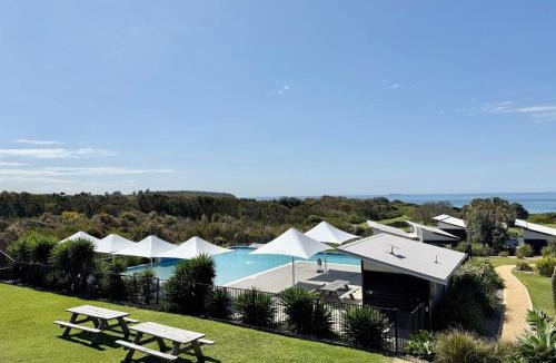 Caves Beach Villa | Ocean Mist at Caves Beach Villas