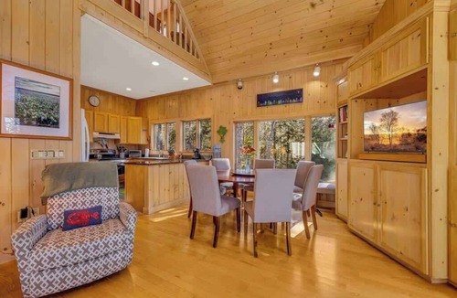 Surry House | Ocean Mist! New-Oceanfront!