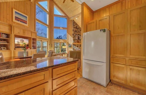 Surry House | Ocean Mist! New-Oceanfront!