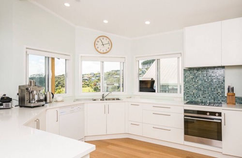 Langs Beach Cottage | Ocean Oasis - Langs Beach Holiday Home