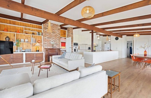 Middleton House | OCEAN OASIS – Panoramic Sea Views