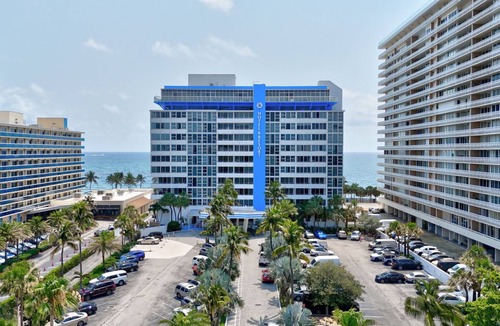 Galt Mile Apartment | Ocean Oasis