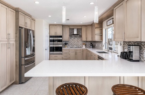 Little Venice House | Ocean on 6th