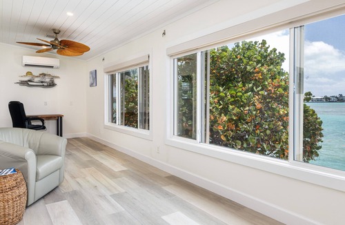 Little Venice House | Ocean on 6th