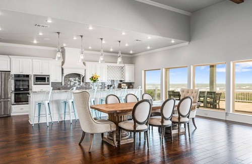 Crystal Beach House | Ocean One 4 Bedroom Home by RedAwning